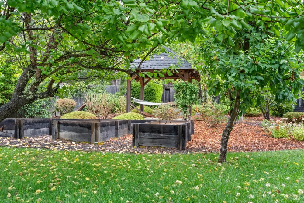 1310 Chateau Place Ukiah, CA 95482