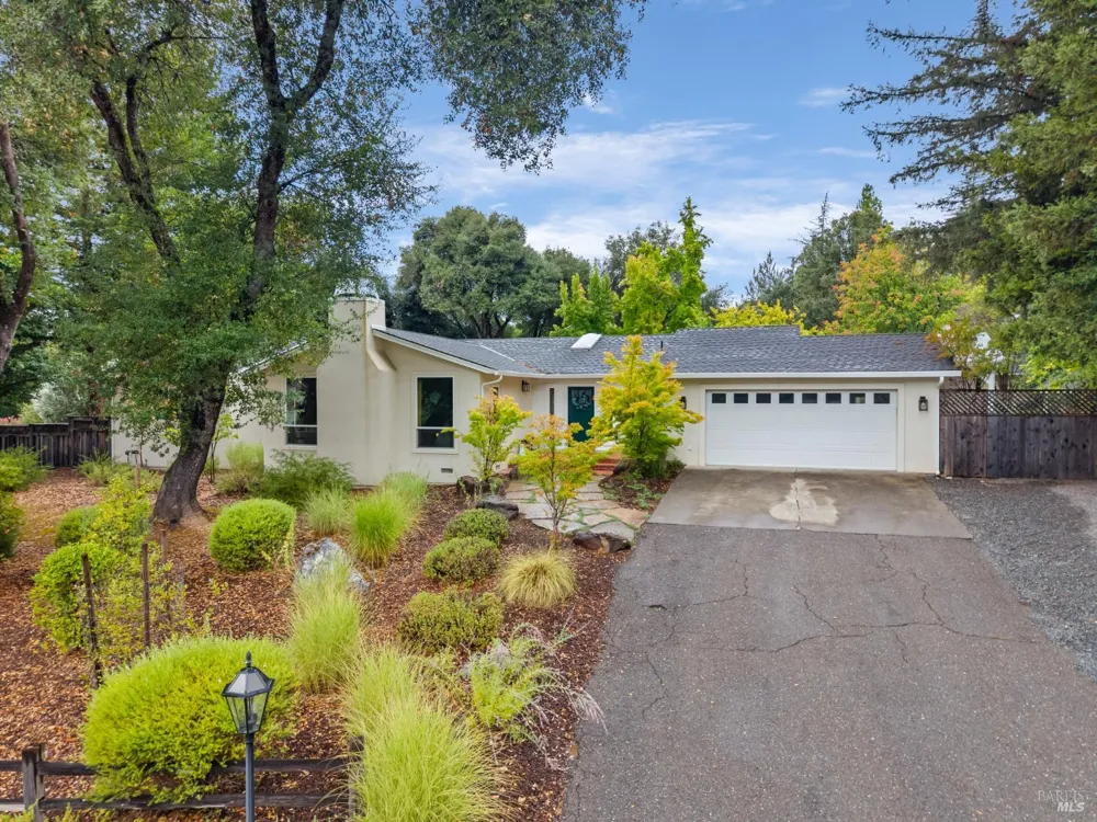 1310 Chateau Place Ukiah, CA 95482