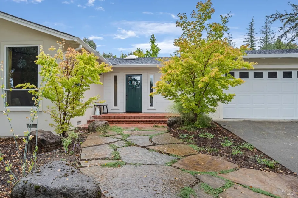 1310 Chateau Place Ukiah, CA 95482