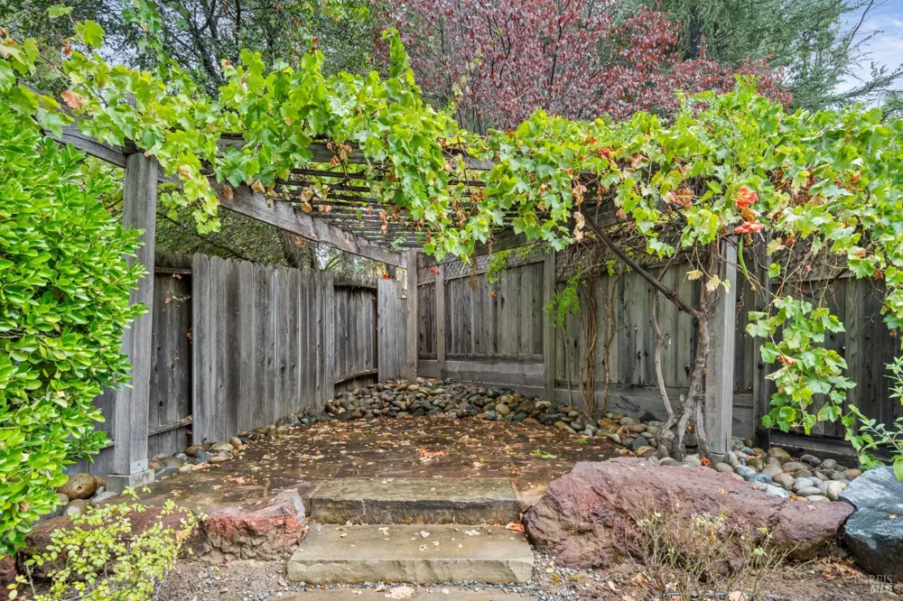 1310 Chateau Place Ukiah, CA 95482