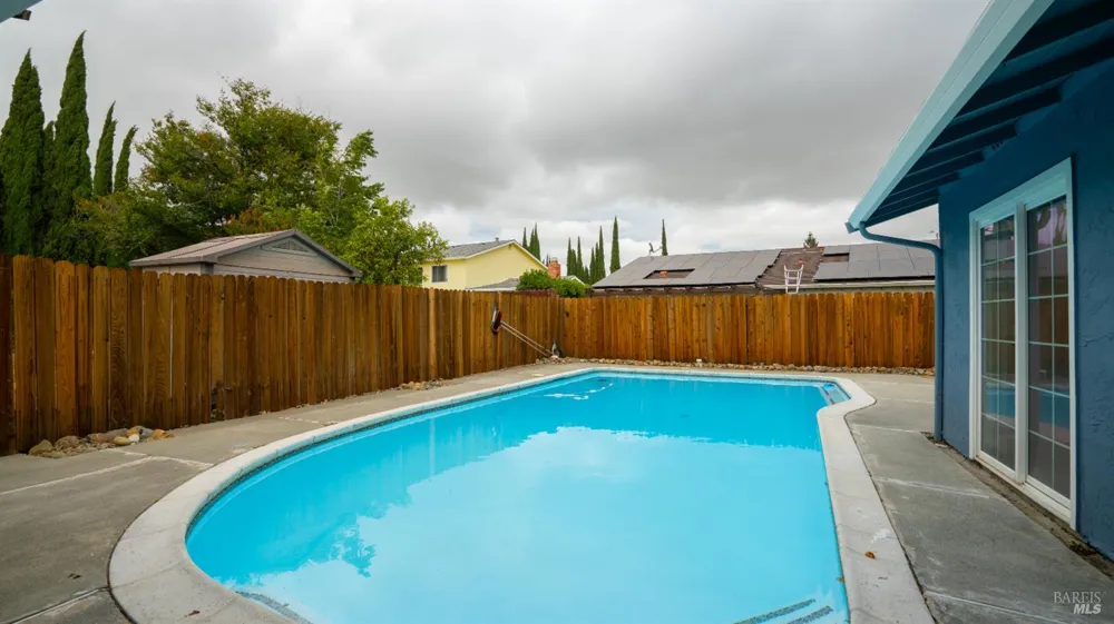 349 Royal Oaks Drive Vacaville, CA 95687
