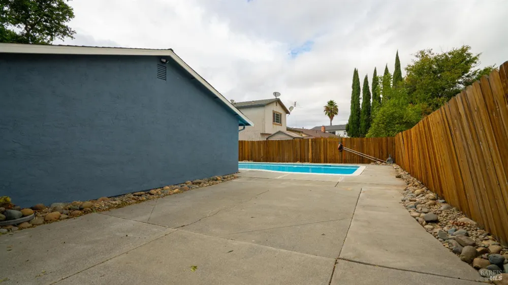 349 Royal Oaks Drive Vacaville, CA 95687