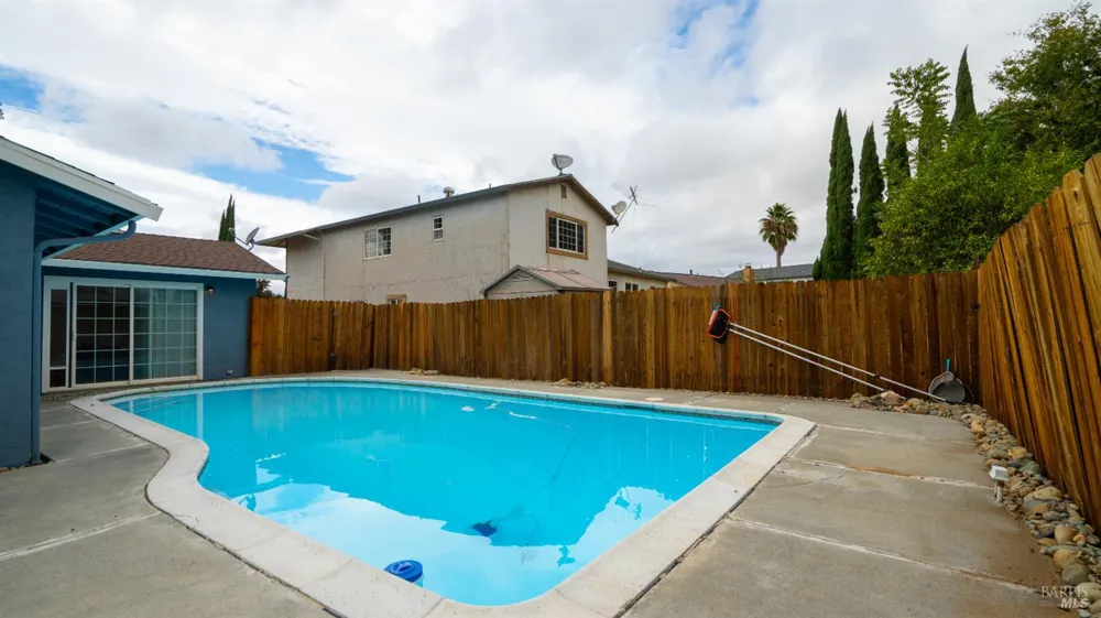 349 Royal Oaks Drive Vacaville, CA 95687