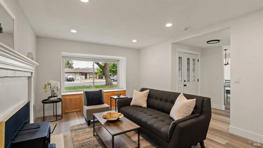 349 Royal Oaks Drive Vacaville, CA 95687