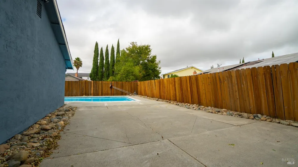 349 Royal Oaks Drive Vacaville, CA 95687