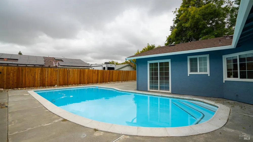 349 Royal Oaks Drive Vacaville, CA 95687