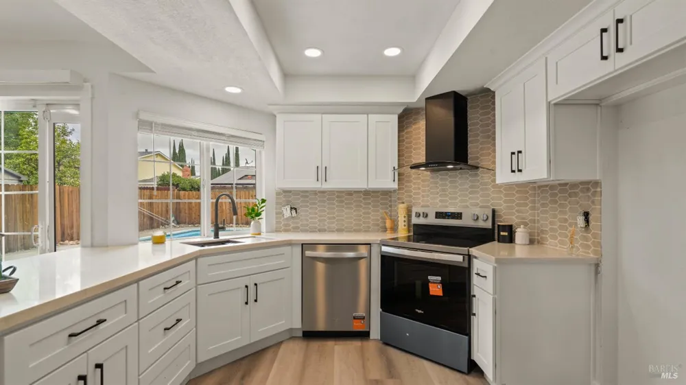 349 Royal Oaks Drive Vacaville, CA 95687