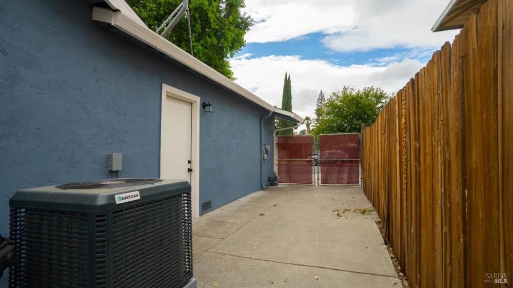 349 Royal Oaks Drive Vacaville, CA 95687