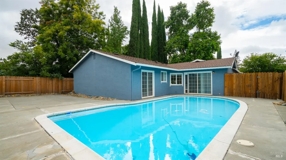 349 Royal Oaks Drive Vacaville, CA 95687