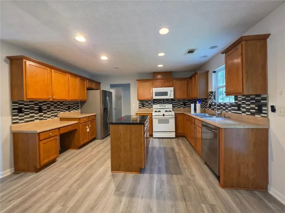 3983 Roxberry Hill Lane Buford, GA 30518