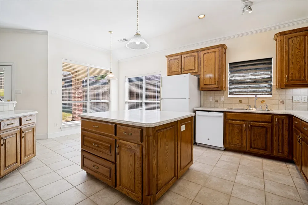 2426 Club Creek Boulevard Garland, TX 75043