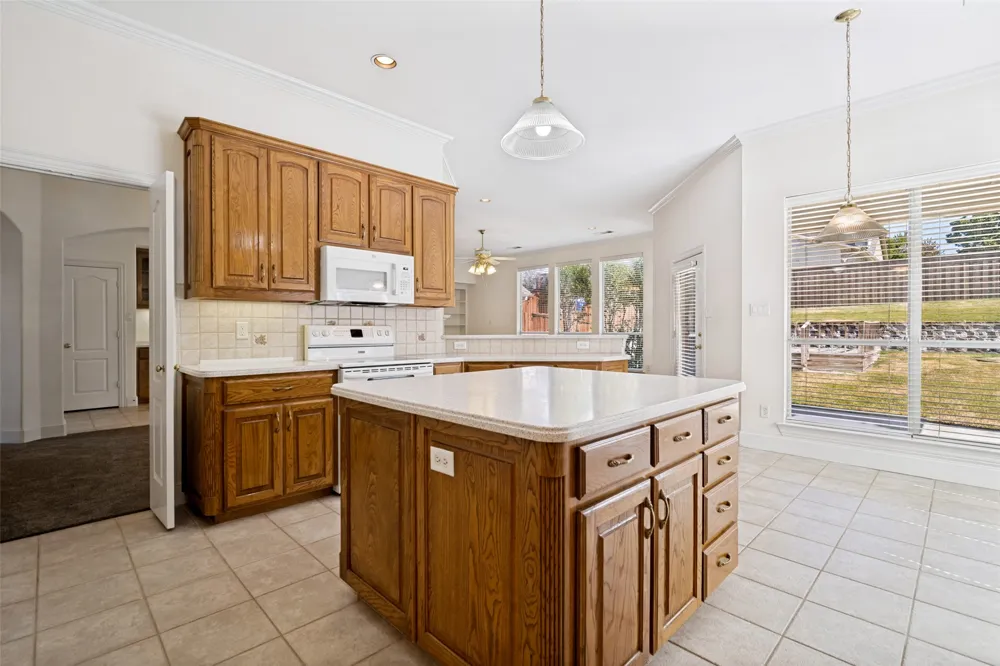 2426 Club Creek Boulevard Garland, TX 75043