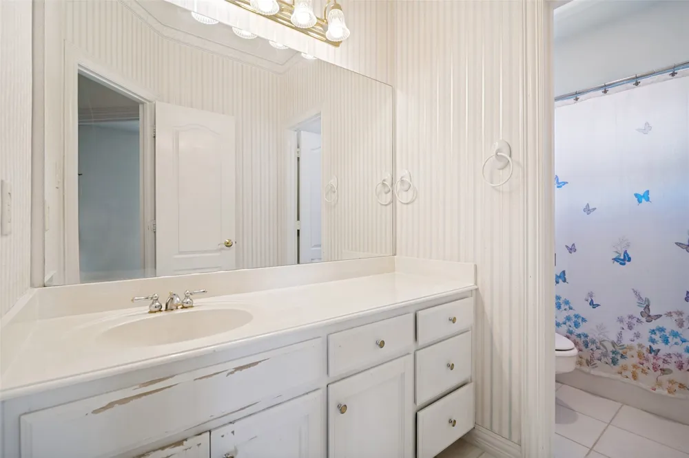 2426 Club Creek Boulevard Garland, TX 75043