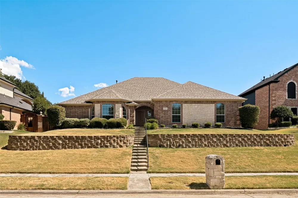 2426 Club Creek Boulevard Garland, TX 75043