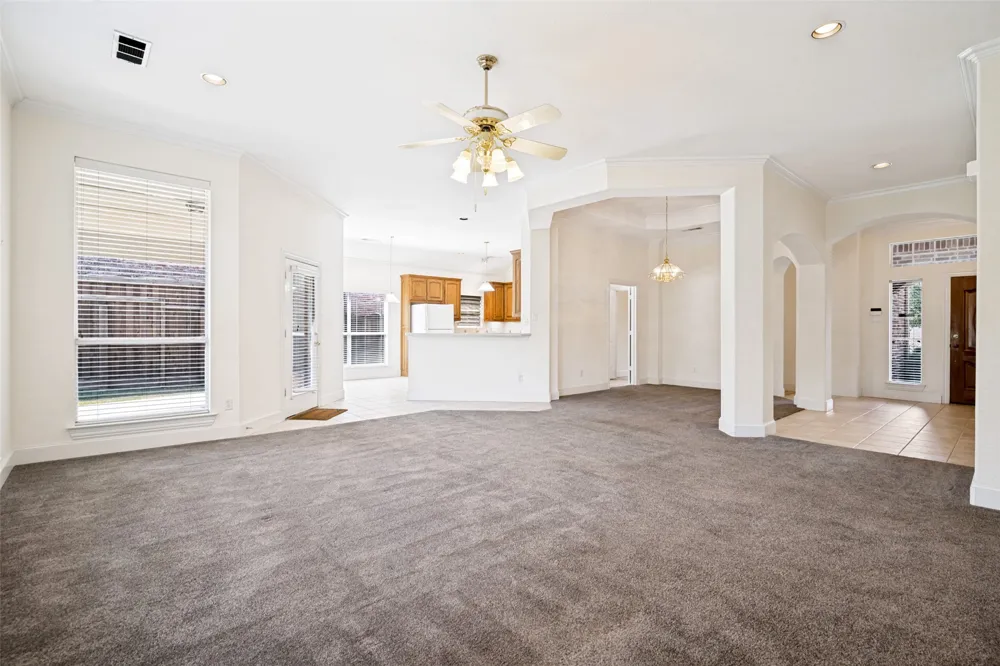 2426 Club Creek Boulevard Garland, TX 75043