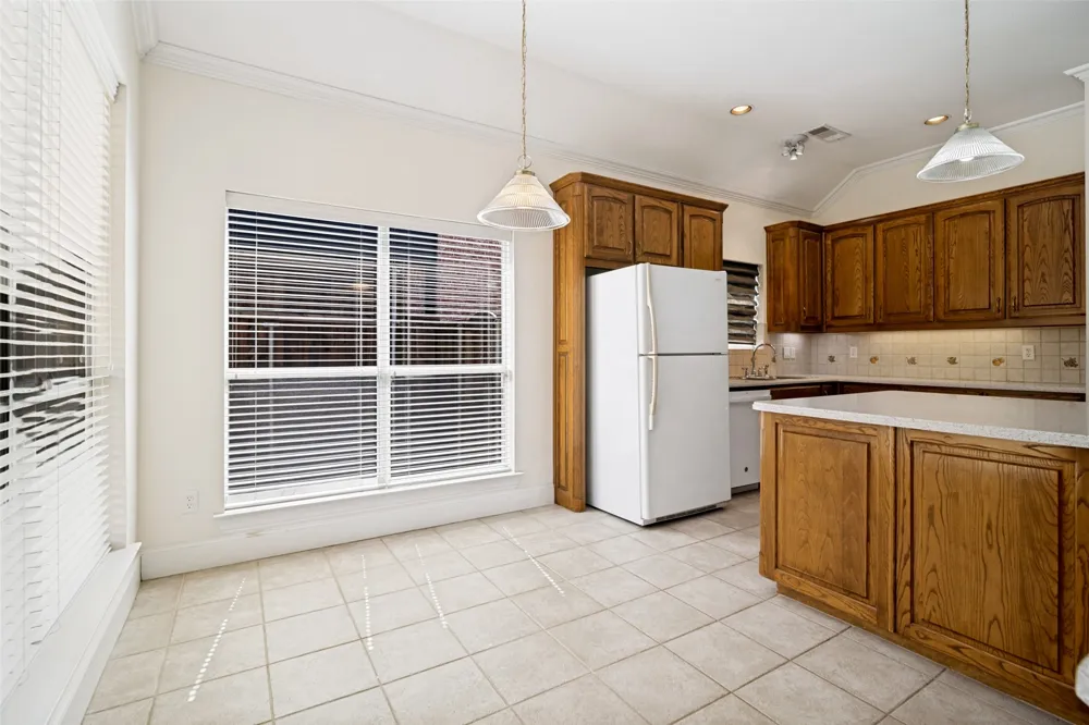 2426 Club Creek Boulevard Garland, TX 75043