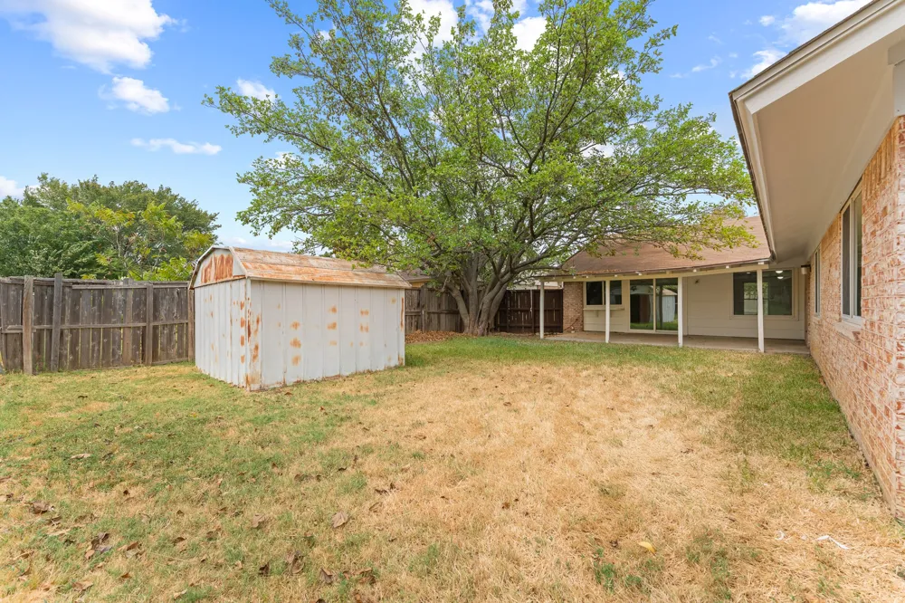 1326 Kingston Drive Lewisville, TX 75067