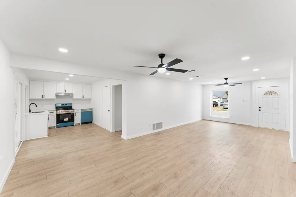 1326 Kingston Drive Lewisville, TX 75067
