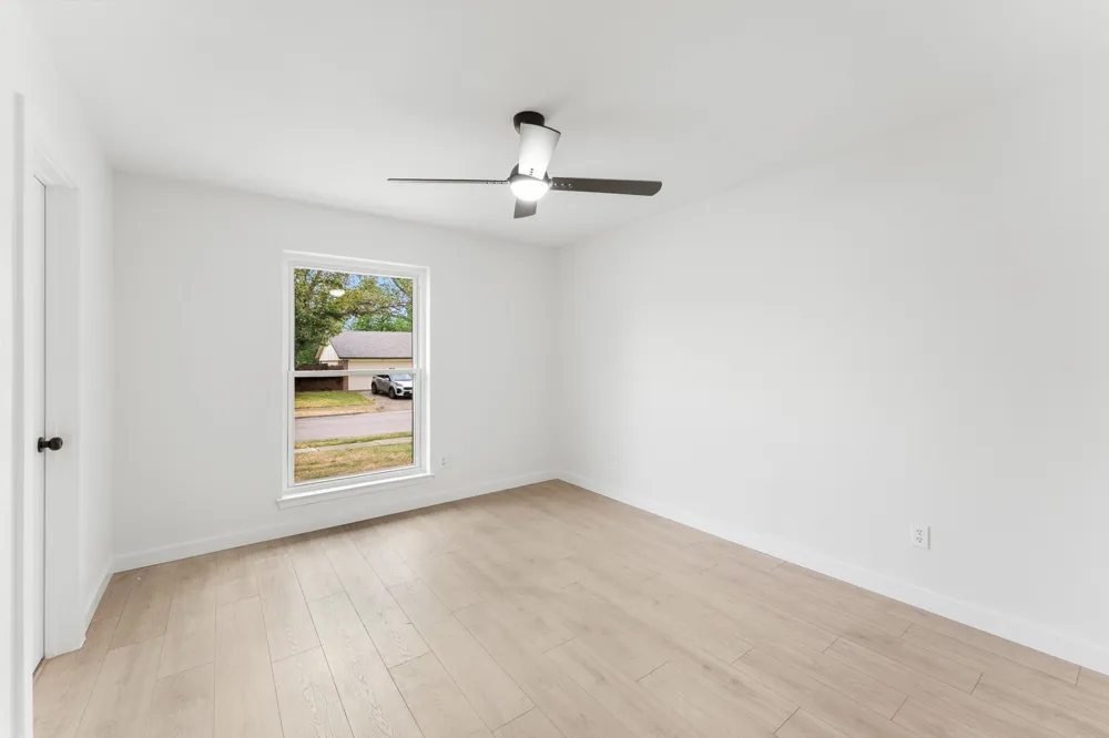 1326 Kingston Drive Lewisville, TX 75067