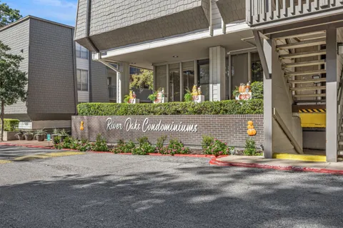 4837 Cedar Springs Road #215