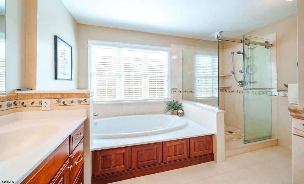 1909 Ferndale Dr Ocean City, NJ 08226