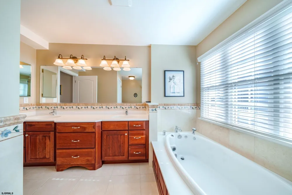 1909 Ferndale Dr Ocean City, NJ 08226