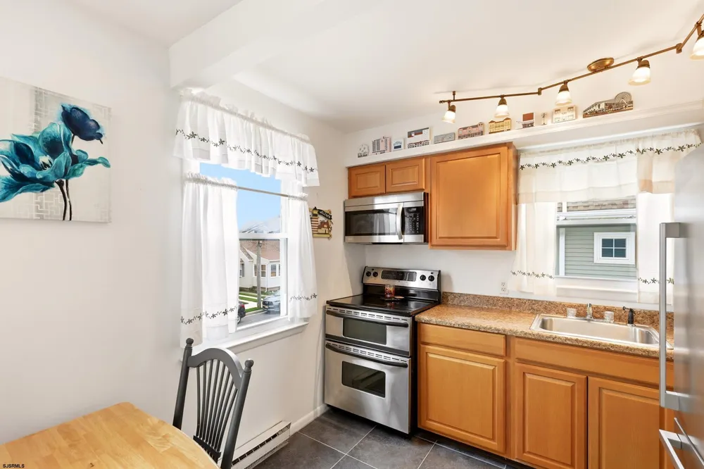 31 Bayonne Pl Ocean City, NJ 08226
