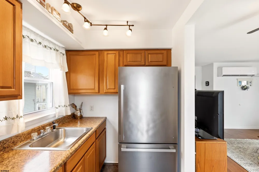31 Bayonne Pl Ocean City, NJ 08226