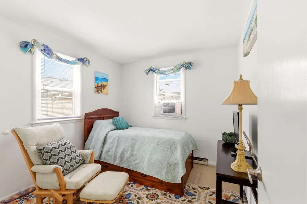31 Bayonne Pl Ocean City, NJ 08226