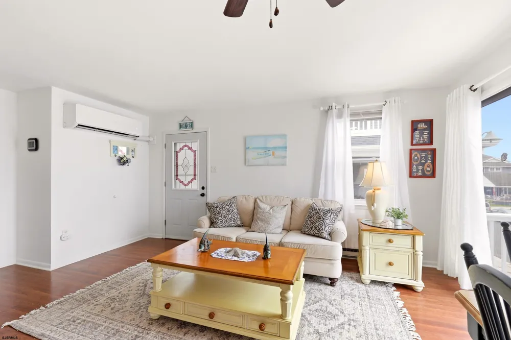 31 Bayonne Pl Ocean City, NJ 08226