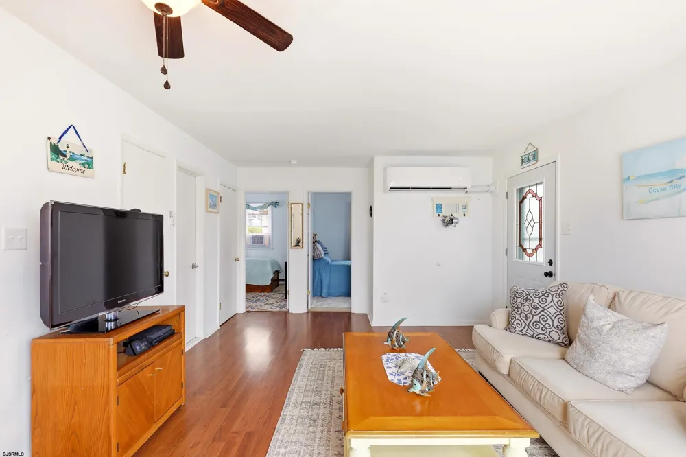 31 Bayonne Pl Ocean City, NJ 08226