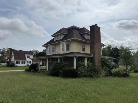 19 Catawba Ave