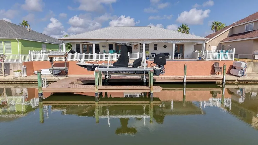 761 Pompano Dr Aransas Pass, TX 78336