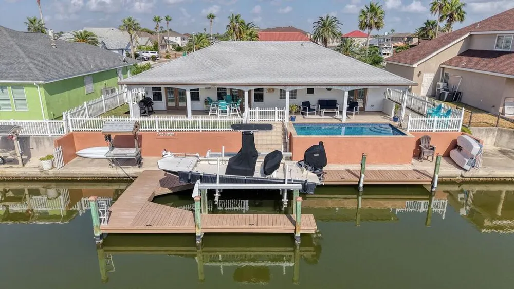761 Pompano Dr Aransas Pass, TX 78336