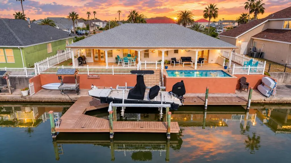 761 Pompano Dr Aransas Pass, TX 78336