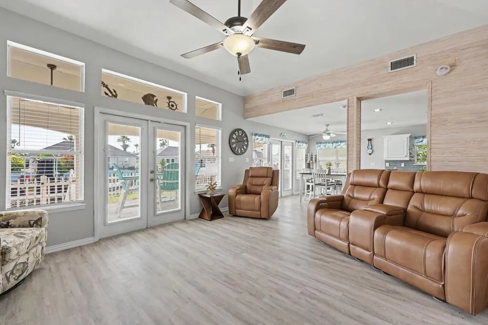 761 Pompano Dr Aransas Pass, TX 78336