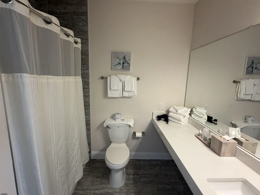 719 E 10th Street Ocean City, NJ 08226
