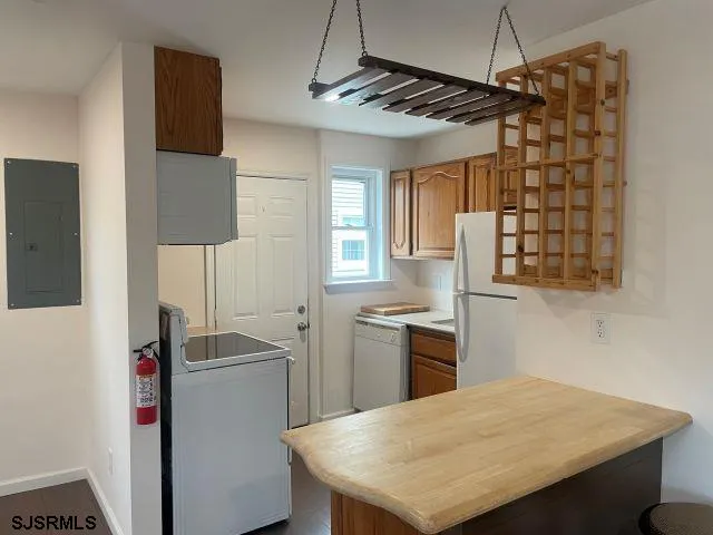302A N Wilson Avenue Margate, NJ 08402