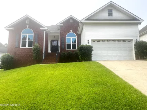220 Sugarloaf Circle