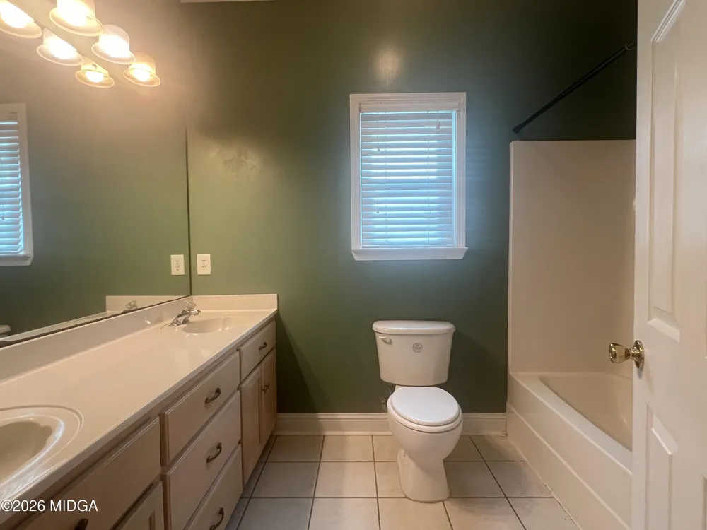 220 Sugarloaf Circle Macon, GA 31204
