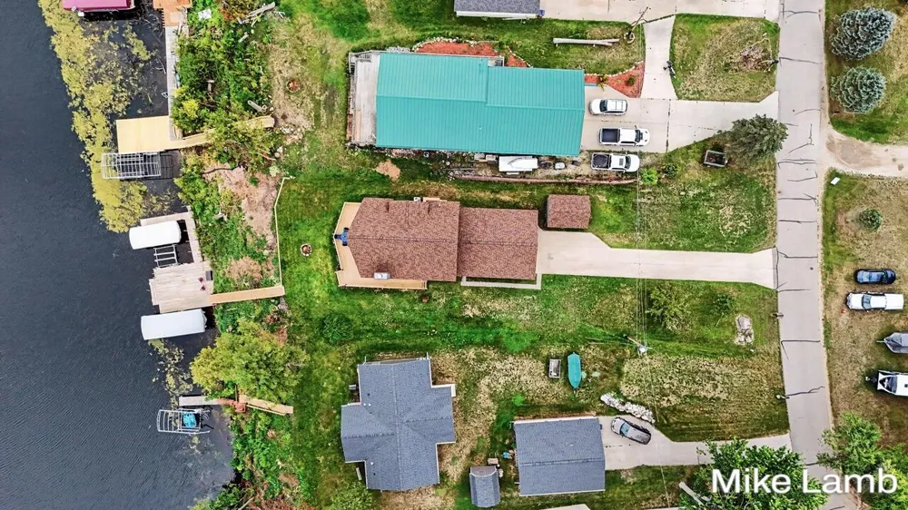 6159 E Dave Street Newaygo, MI 49337