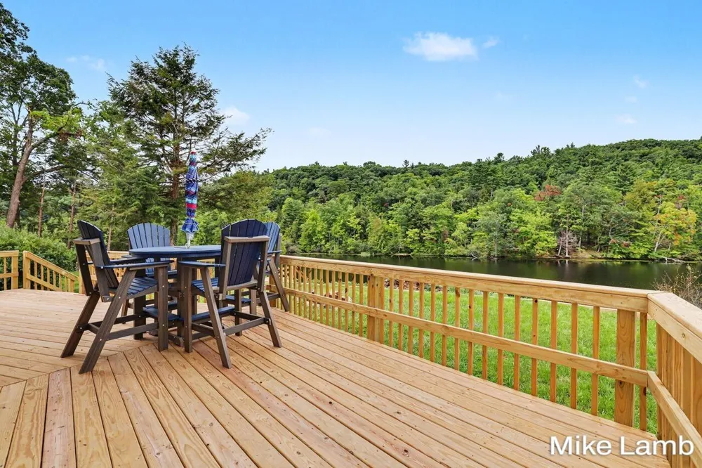 6159 E Dave Street Newaygo, MI 49337