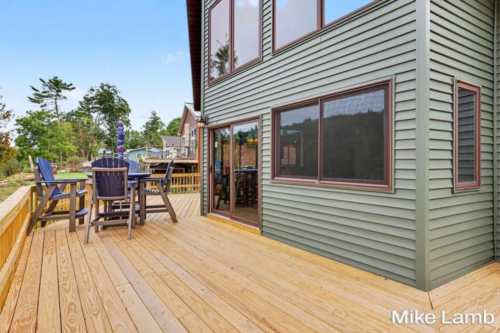 6159 E Dave Street Newaygo, MI 49337