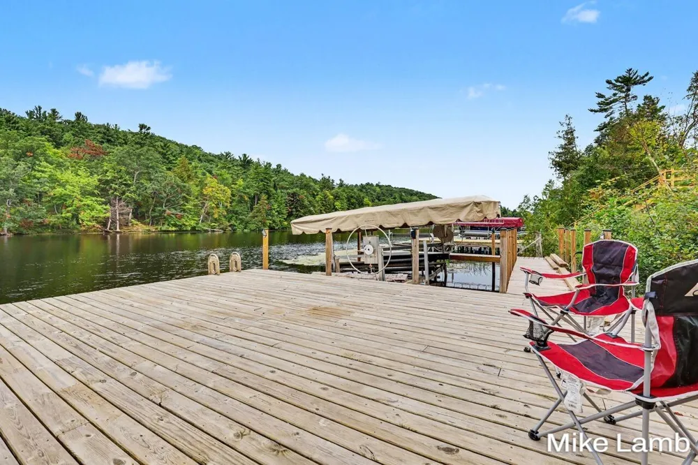 6159 E Dave Street Newaygo, MI 49337