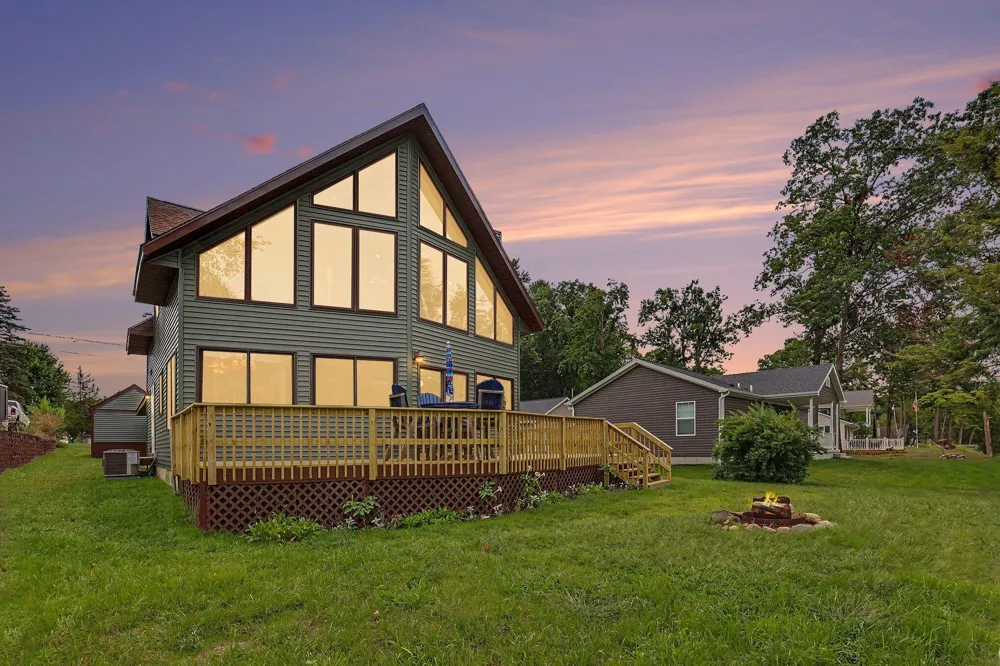 6159 E Dave Street Newaygo, MI 49337