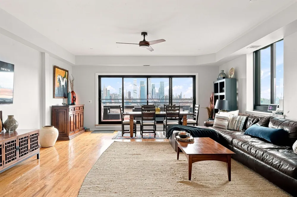 530 GREGORY AVE Weehawken, NJ 07086