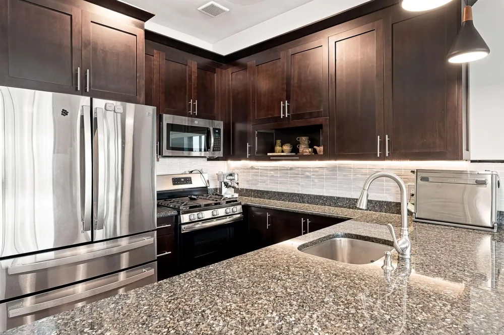 530 GREGORY AVE Weehawken, NJ 07086