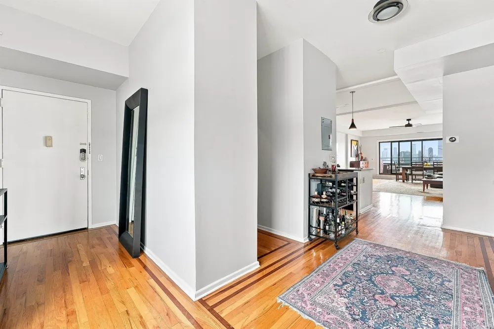 530 GREGORY AVE Weehawken, NJ 07086