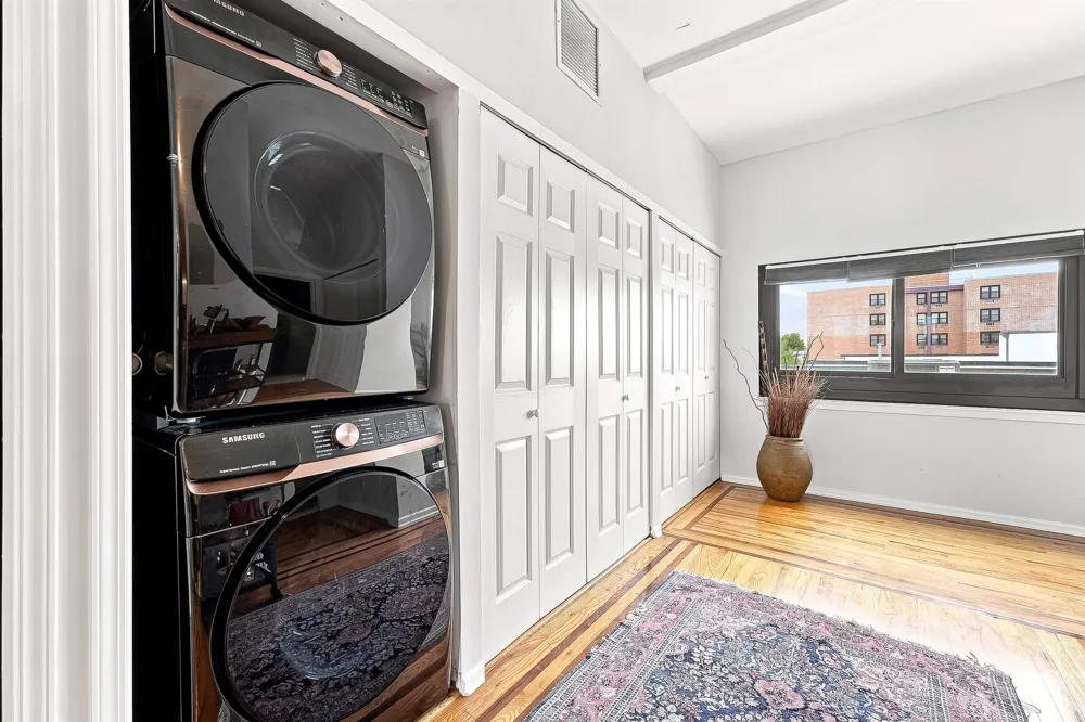 530 GREGORY AVE Weehawken, NJ 07086
