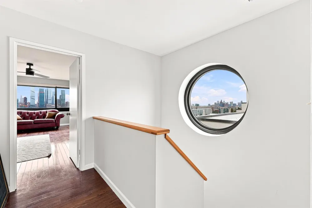 530 GREGORY AVE Weehawken, NJ 07086